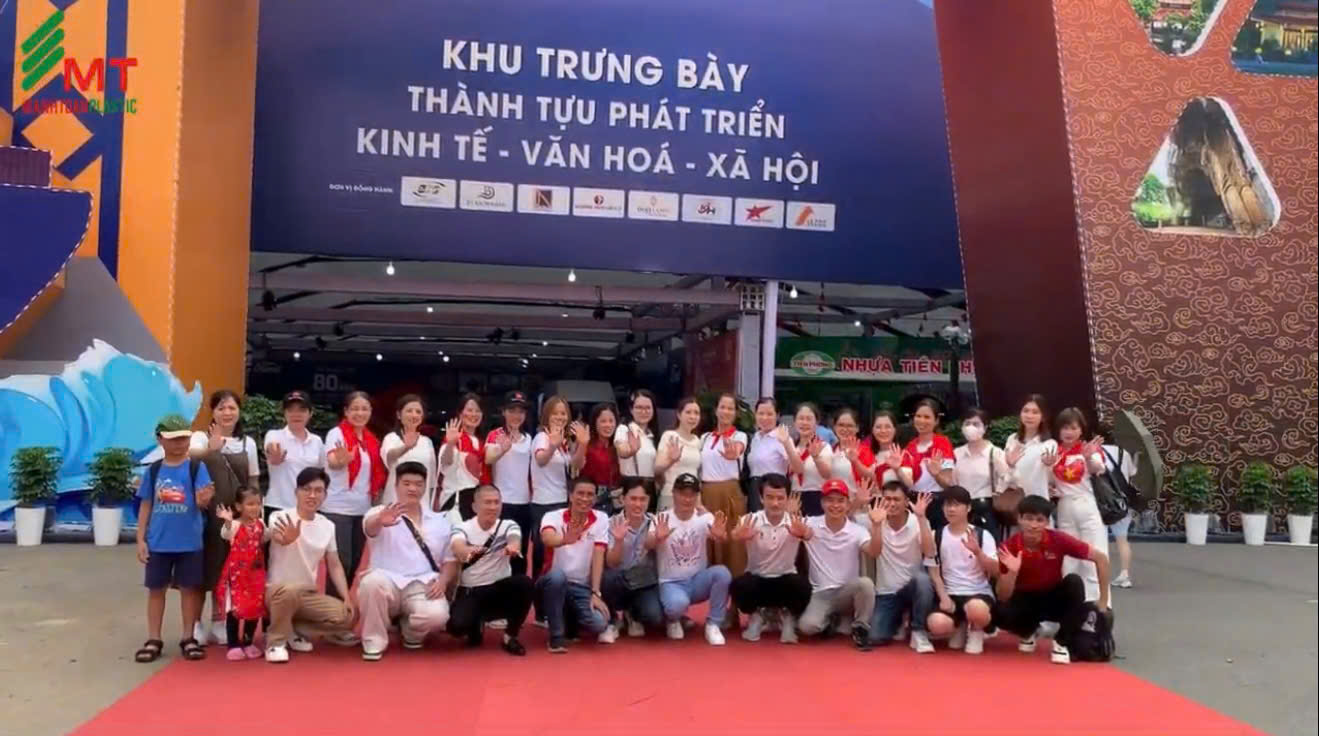 Đoàn viên, CBCNV Công ty TNHH Mạnh Toàn Plastic tham gia Triển lãm A80