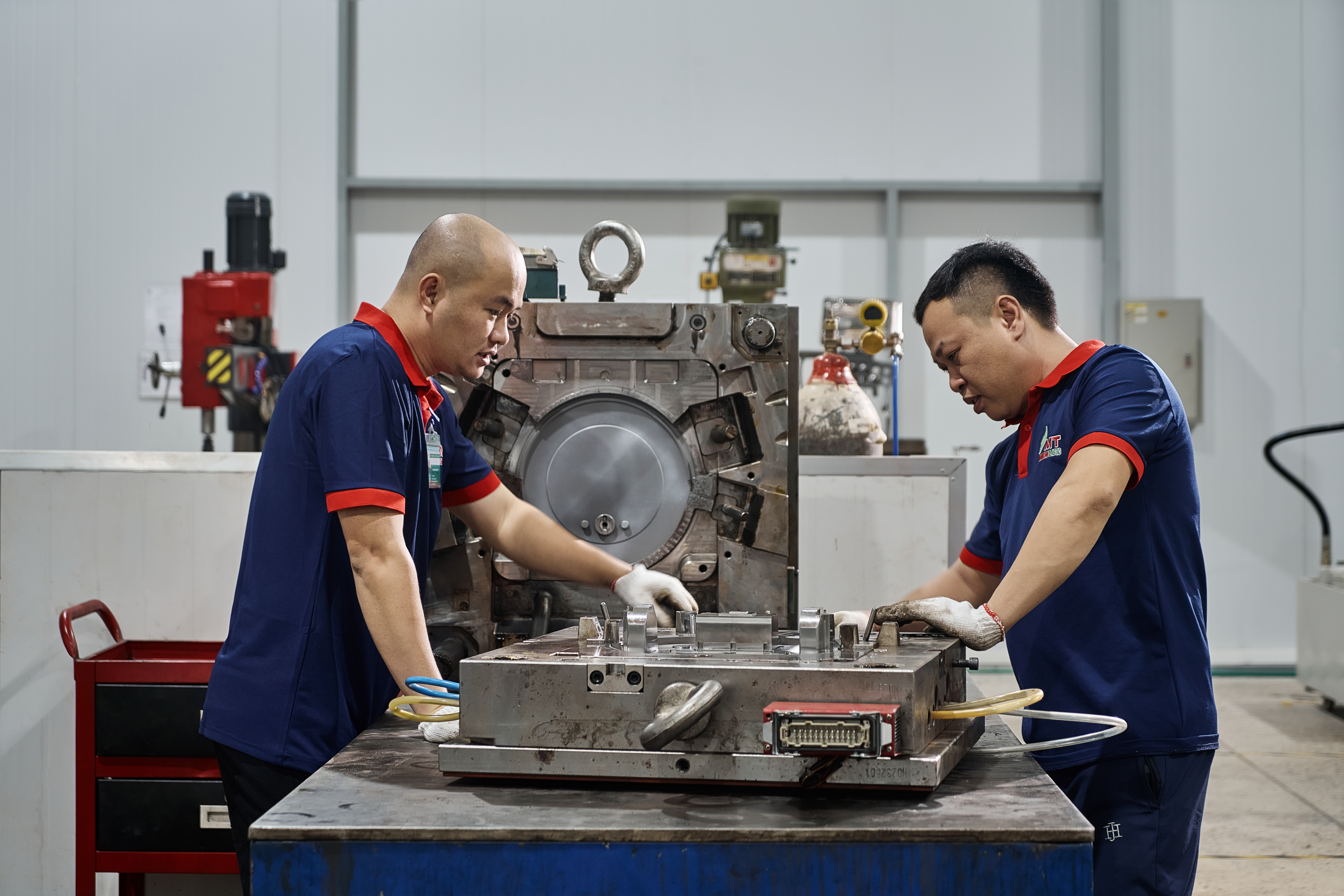 Sửa chữa và bảo dưỡng khuôn ép nhựa